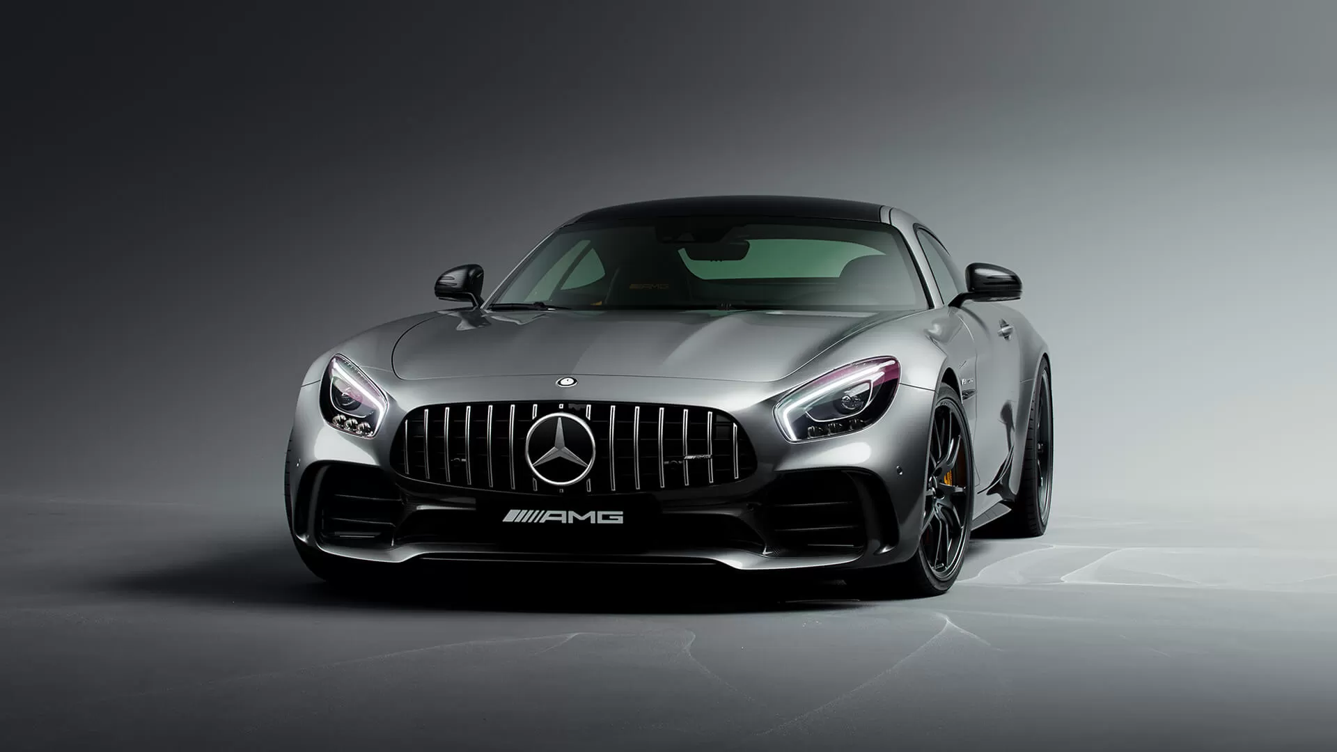 Siêu xe Mercedes-AMG GT R - Hình ảnh 2